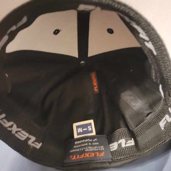 Avengers Marvel Hat Black FLEXFIT Small Medium Hat Yupong - Picture 6 of 7